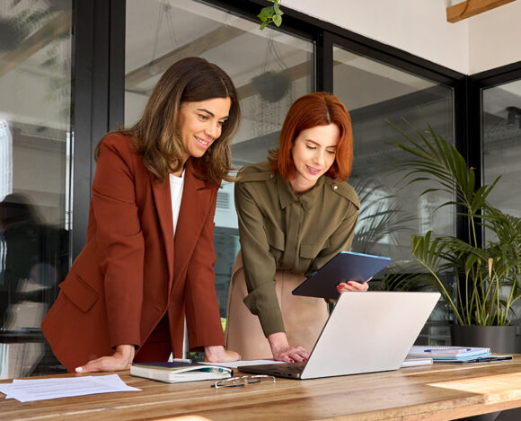  Breaking Barriers: The Rise of Women Leaders in the Modern Workplace