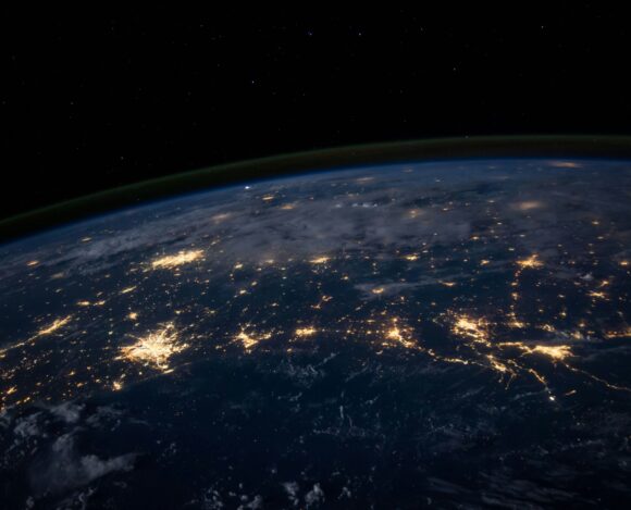 How Information Technology is Reshaping Our Daily Lives